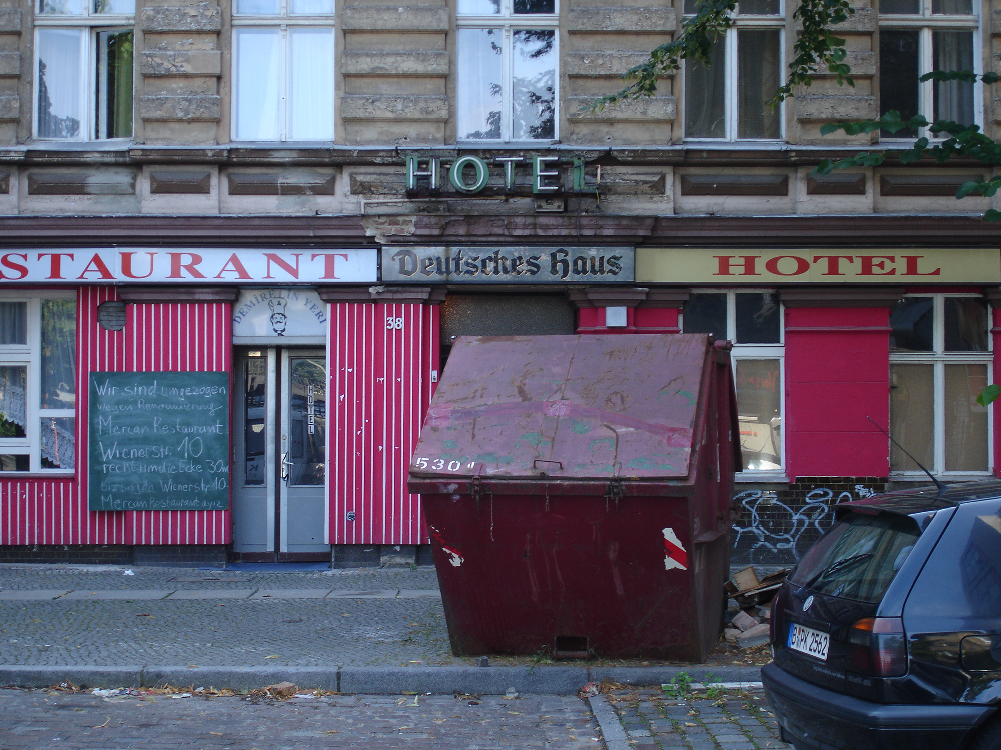 Christoph Radke, Berlin, Manteuffel Straße, Wiener Straße, ehemaliges Hotel Deutsches Haus, 2006